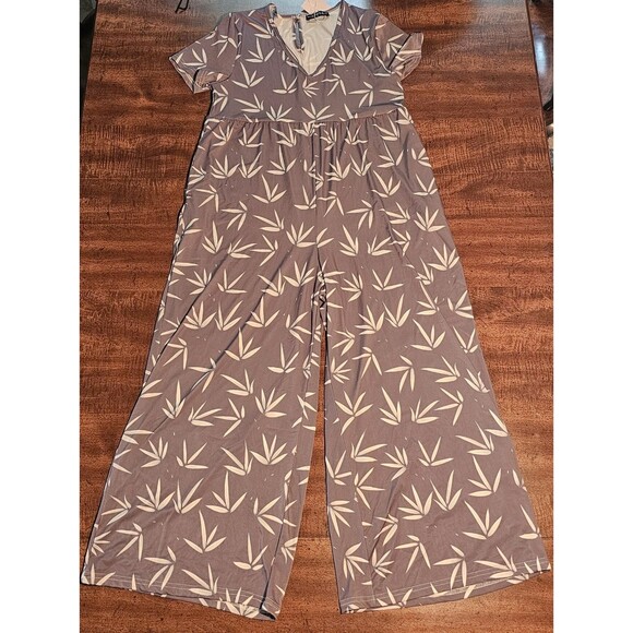 Bon Apple Tea Jumpsuit Romper Small Bamboo Leaves Polyblend Wide Leg Casual NWT - Picture 5 of 8